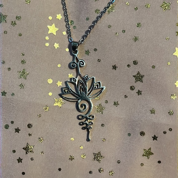 New Unalome Hollow Lotus Flower pendant Necklace - Picture 8 of 10